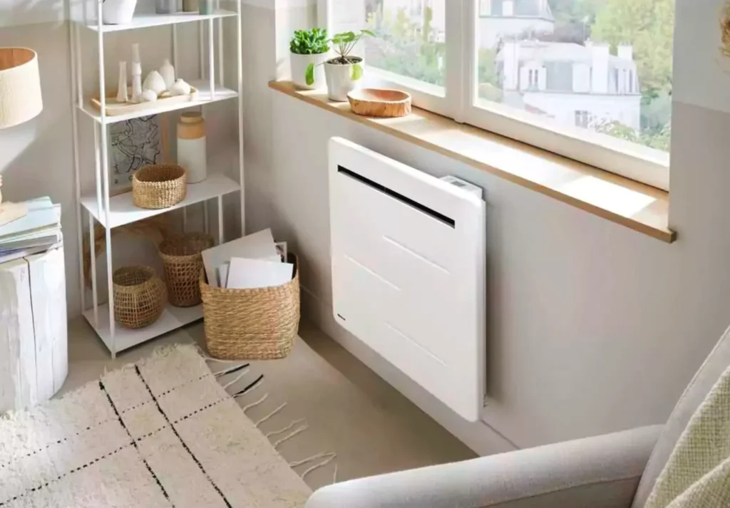 Noirot elektricni radijator Amaroc ispod prozora